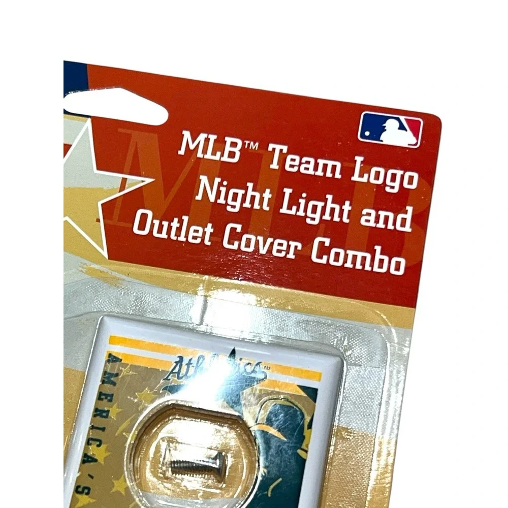 OAKLAND ATHLETICS MLB Team Logo Night light and outlet Cover Combo‎ New